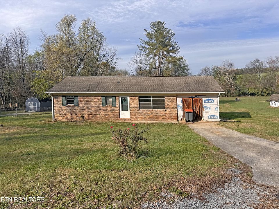 1st image of 1416 Skyline Dr