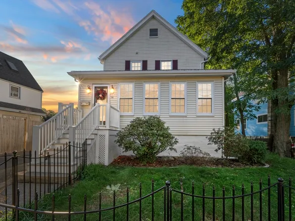 36 Forest St, Peabody, MA 01960