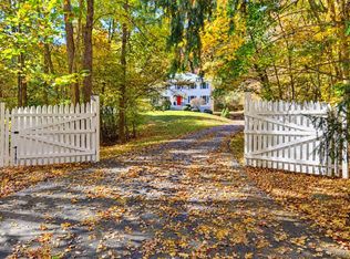 2261 Hunterbrook Rd, Yorktown Heights, NY 10598