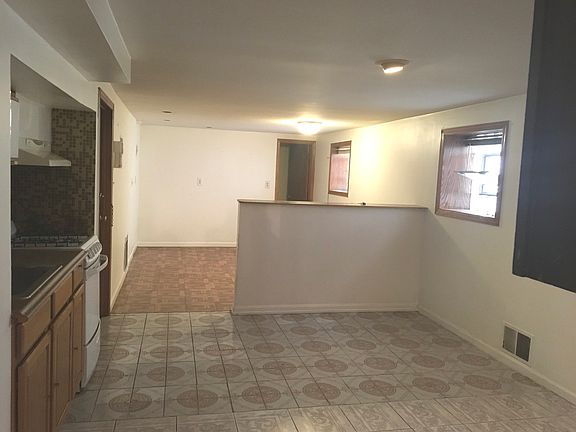 4th image of 5321 W Montrose Ave #G