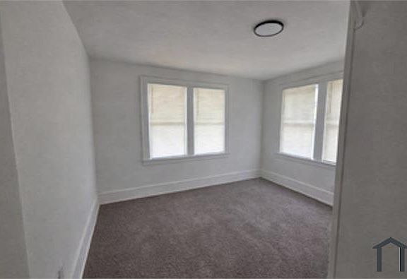 5th image of 2973 Myra St