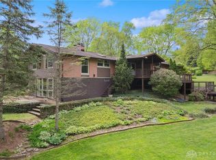 4072 Woodedge Dr, Bellbrook, OH 45305