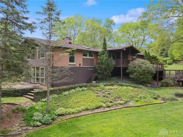 4072 Woodedge Dr, Bellbrook, OH 45305