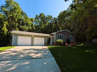 8608 Golfview Dr, Houston, MN 55943
