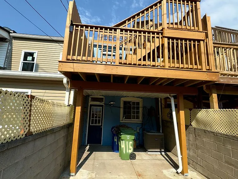 415 S Bouldin St — Photo 23