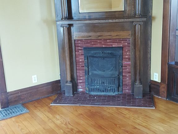 4th image of 315 N Ottawa St