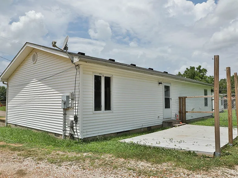217 E St — Photo 12
