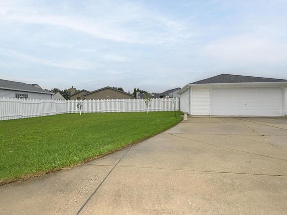 3rd image of 9771 W Darnel AVENUE
