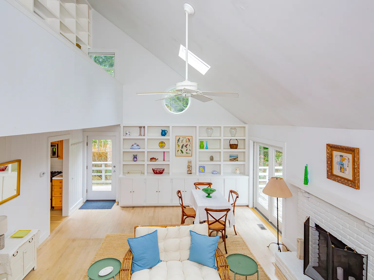 Sunny Beach Cottage With Deeded Access To Gardiner's Bay — Photo 3
