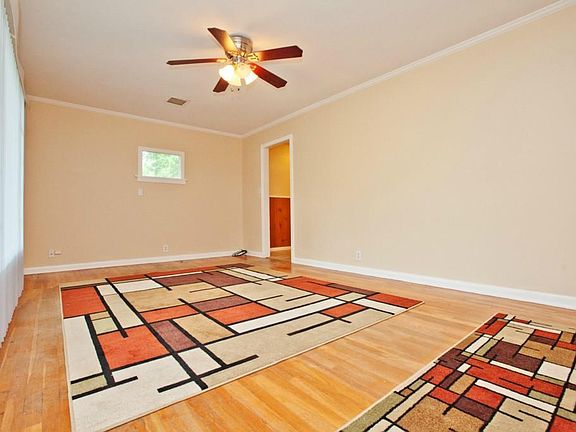 4th image of 600 W Crestland Dr