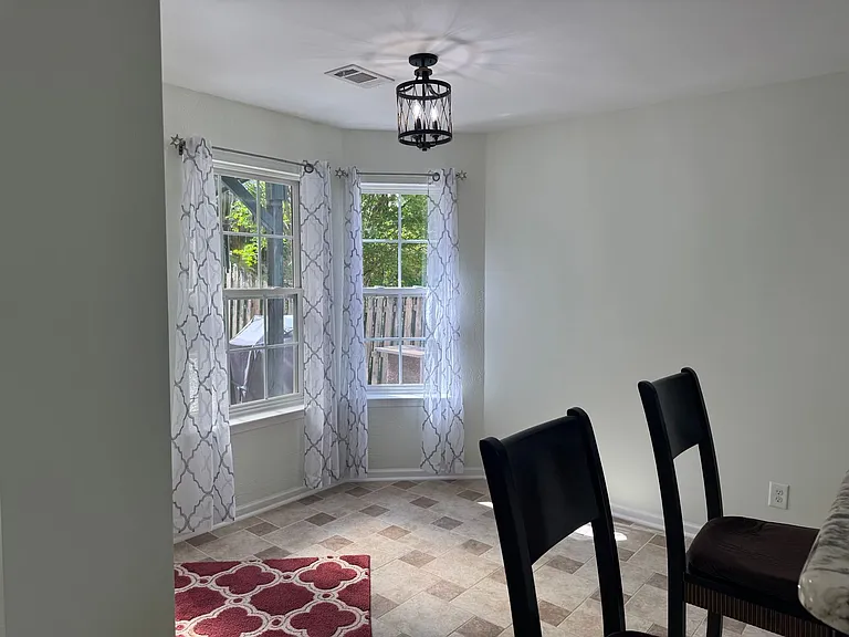 136 Madelia Pl — Photo 17