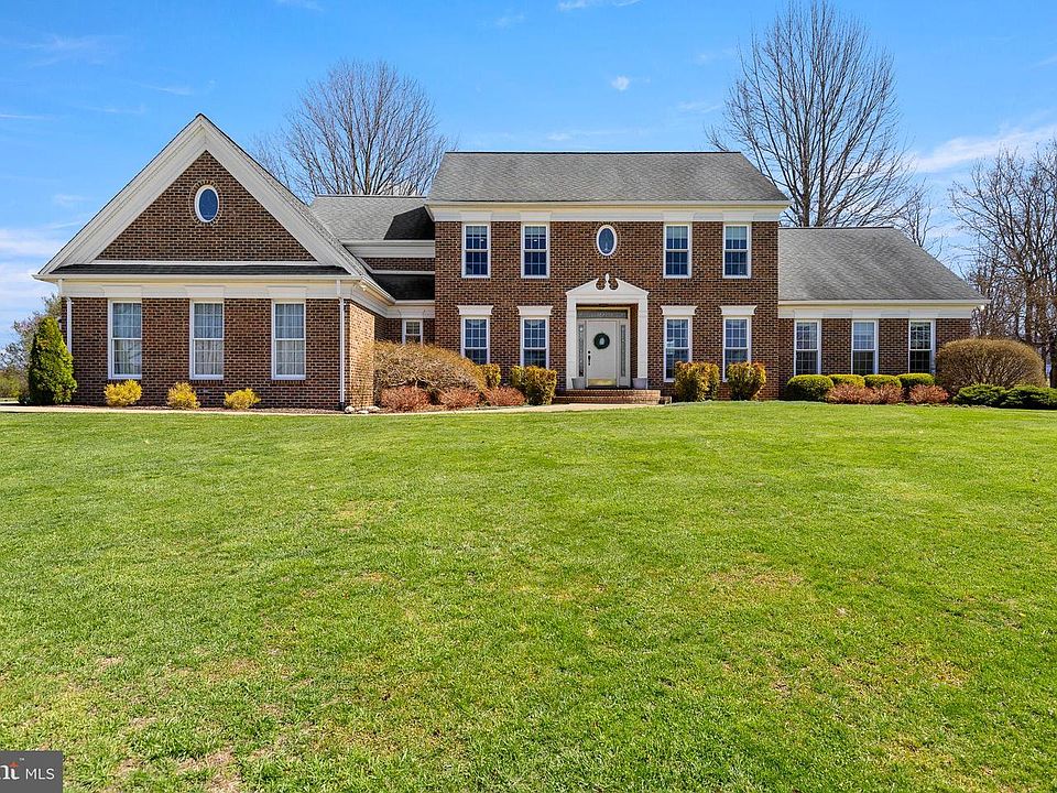 1st image of 474 Beaver Ln