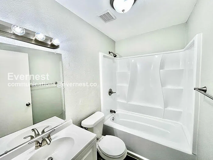 415 Southlake Dr — Photo 9
