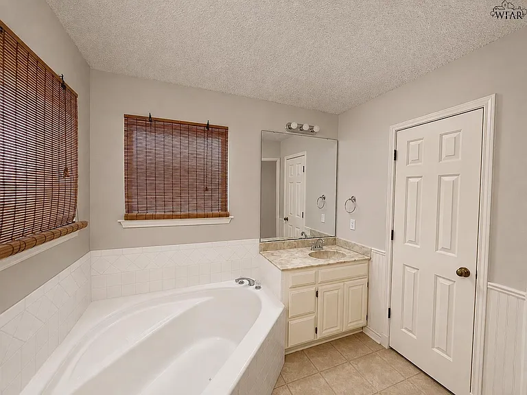 5201 Pebblestone Dr — Photo 15