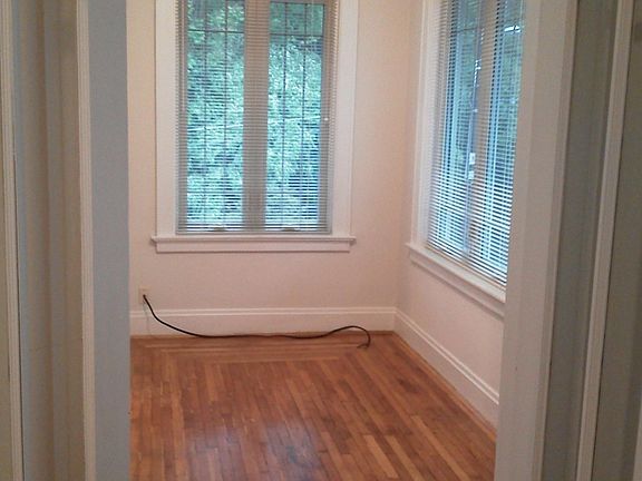 5th image of 2202 Saint James Ave APT 4