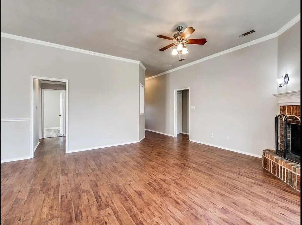 942 Jacobs Crossing Court Burleson TX 76028 — Photo 4