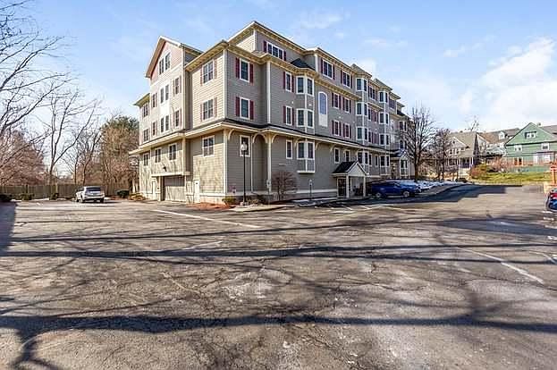 391 Pleasant St
