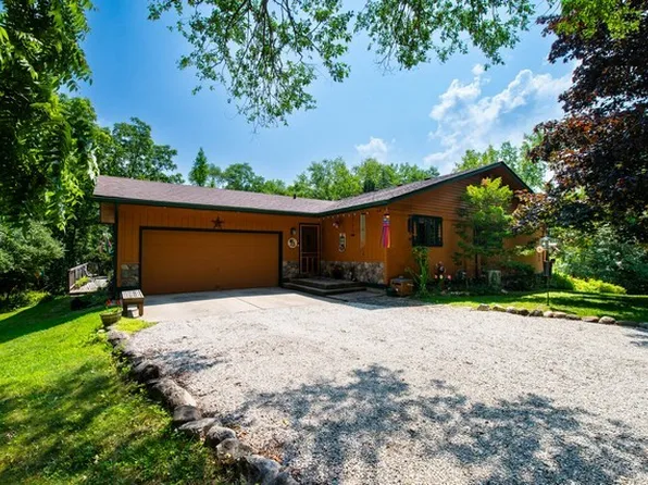 27130 89th St, Salem, WI 53168