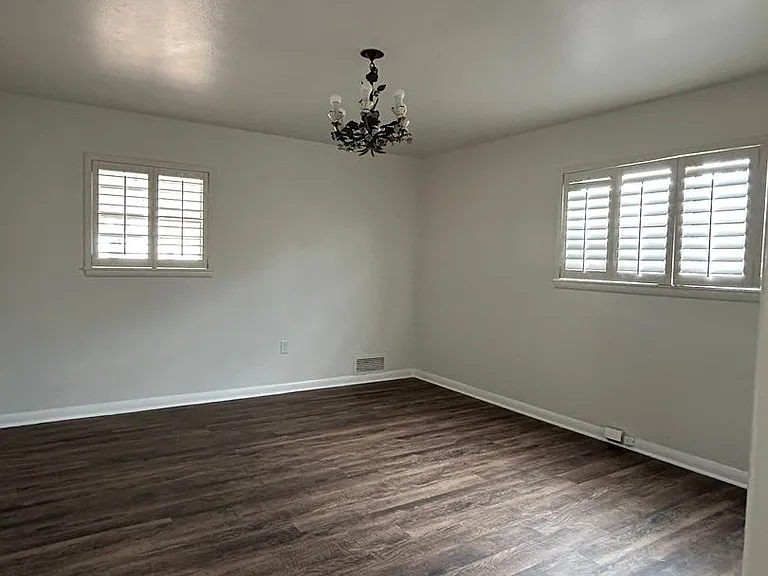 1702 Bonham Ave — Photo 26
