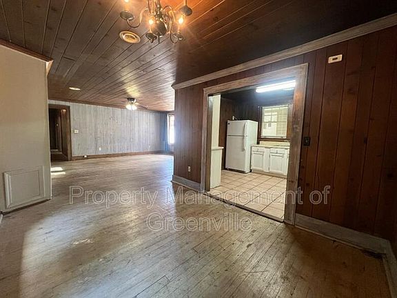 3rd image of 208 E Stone Ave Unit 5