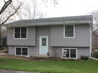 118 W Laura Ln, Knoxville, IA 50138