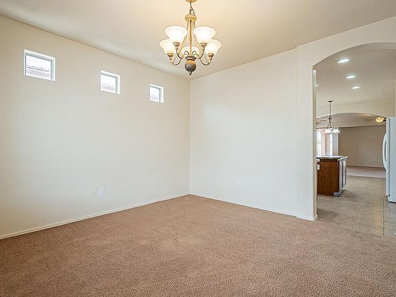 5th image of 814 W Camino Curvitas