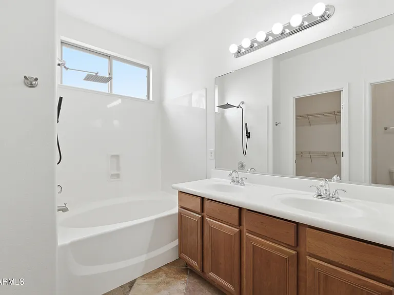 4157 E Santa Fe Ln — Photo 4