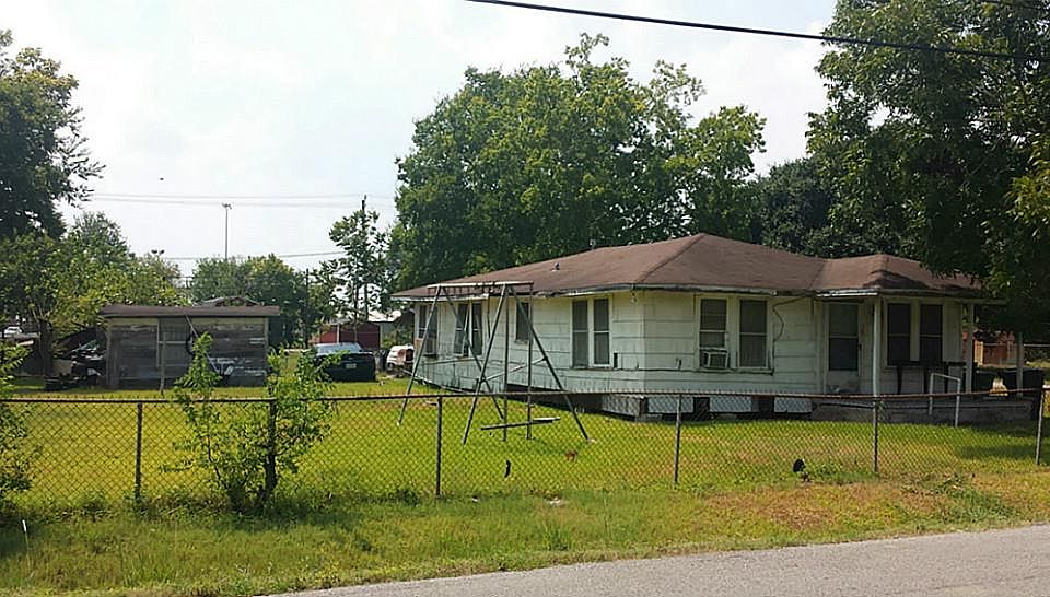 2nd image of 8002 Cannon St