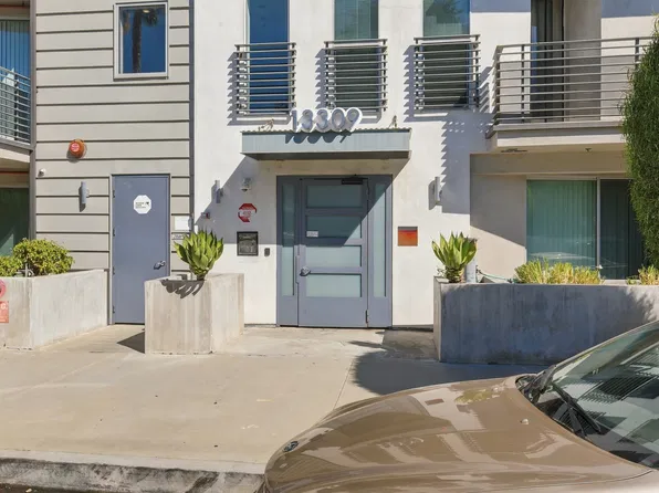 Enzo, 13309 Woodbridge St #103, Sherman Oaks, CA 91423