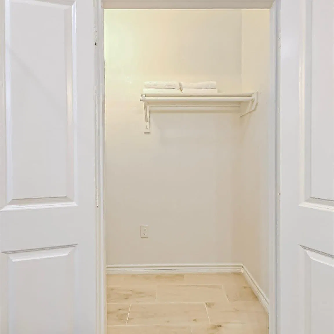 3 bed, 2.0 bath, 1090 sqft, $1,300 — Photo 4