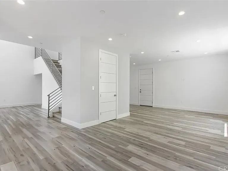 5008 Topanga Canyon Blvd — Photo 10