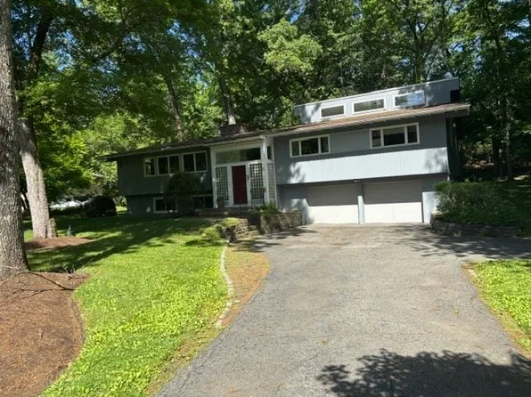 1 Holiday Rd, Wayland, MA 01778