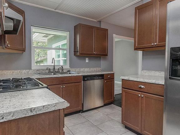 5th image of 1404 N Garfield Ave #1404