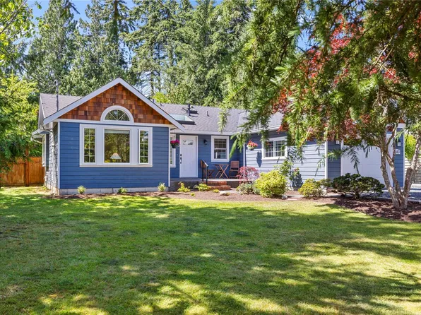 683 Gaetjen St, Parksville, BC V9P 1B3