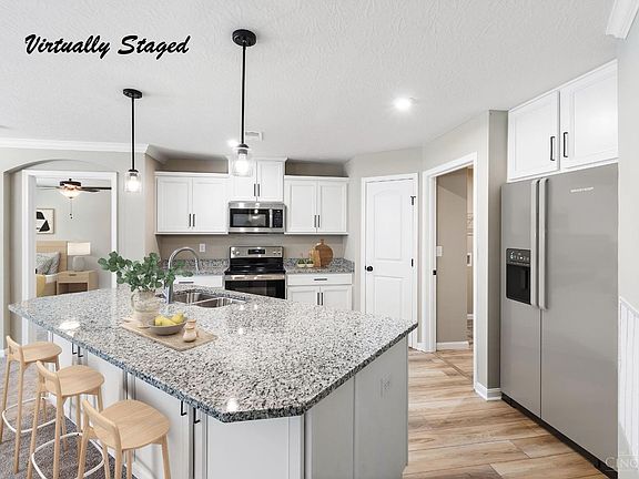 2nd image of 5880 Parkview Ln #201