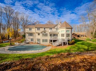 723 Laurie Ln, Orange, CT 06477