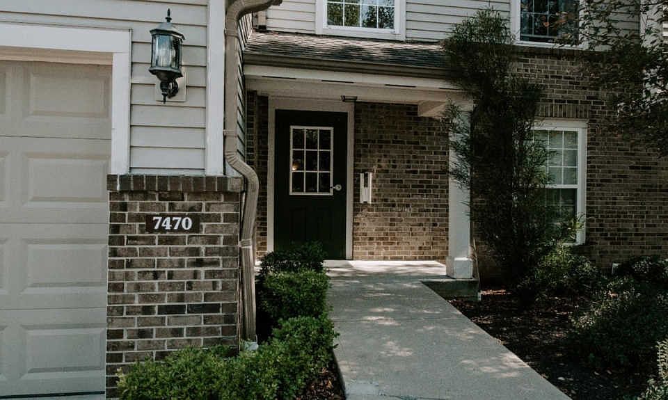 1st image of 7470-102 Waterford Dr