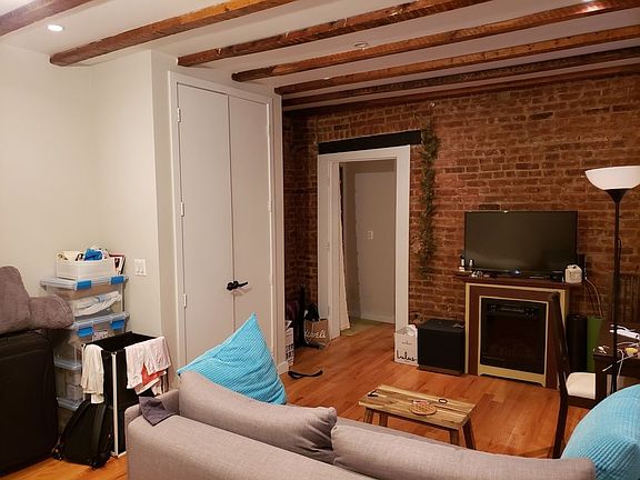 4th image of 246 Pacific St #30
