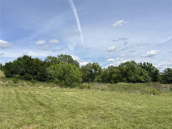 4th image of 1804 N 300th Rd