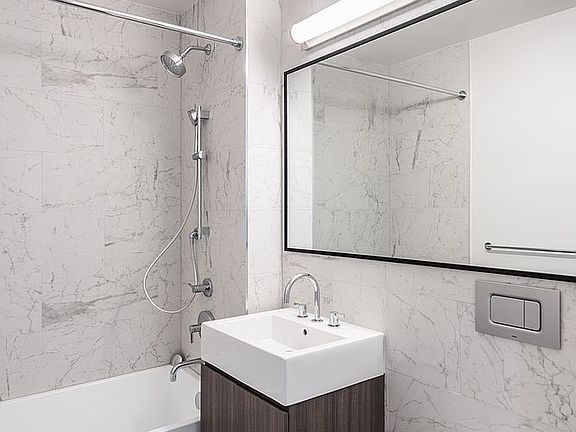 5th image of 220 E 72nd St APT 19A
