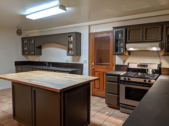 4th image of 2960 Blackhawk Dr