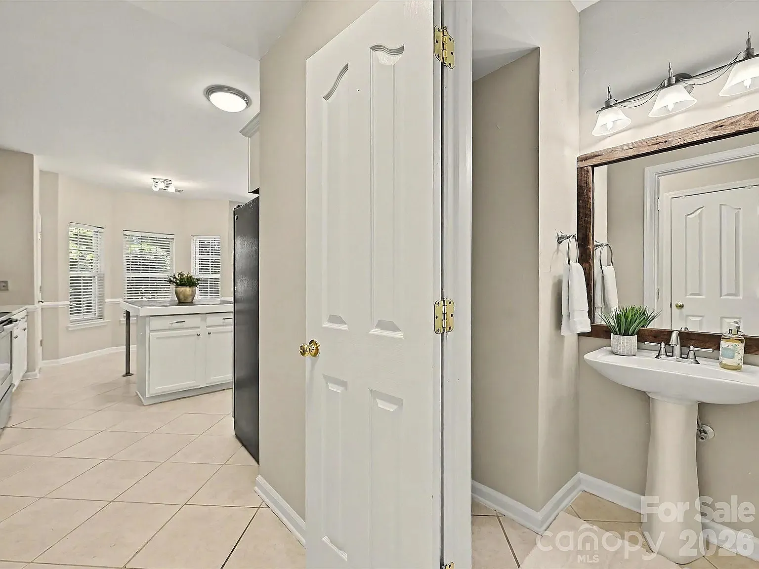 9539 Stawell Dr — Photo 2