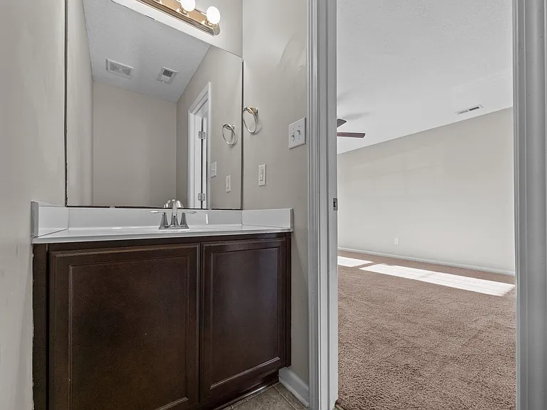 102 W Murrow Ln — Photo 15