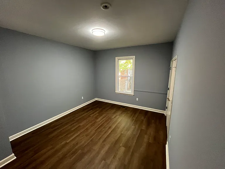 724 S Broad St — Photo 16