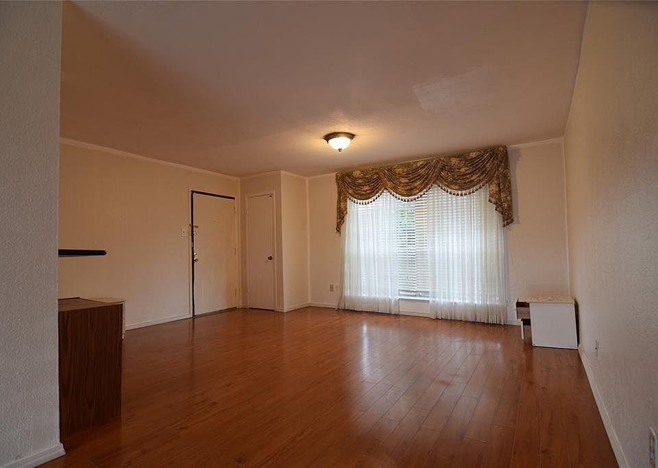 1st image of 9201 Clarewood Dr #327