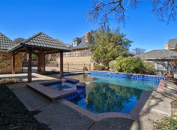 4th image of 825 Shady Lake Dr
