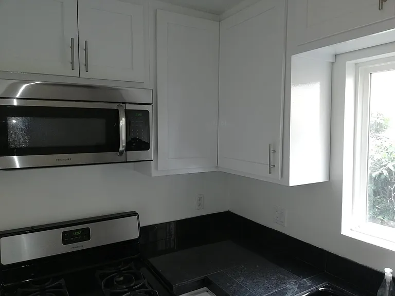 1919 Mathews Ave #4A — Photo 11