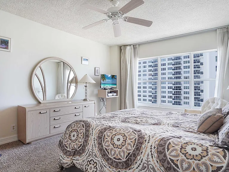 3550 Galt Ocean Dr #1106 — Photo 24