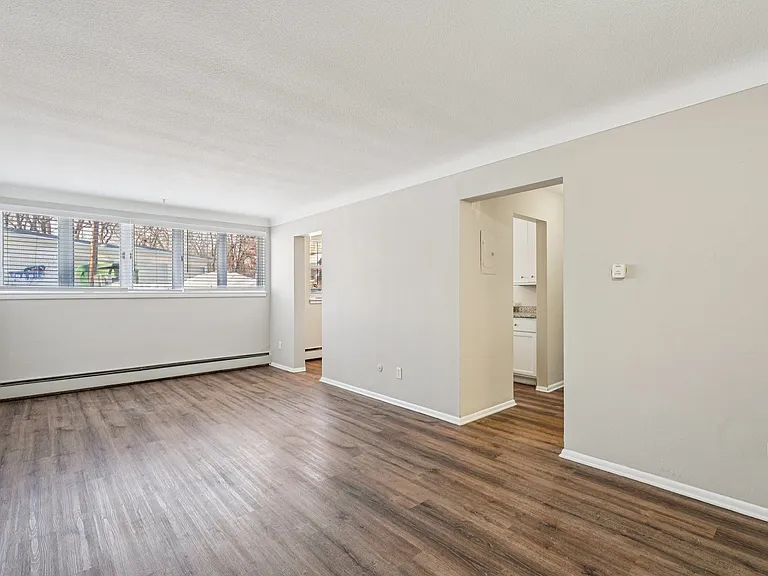 Priscilla Standish Apartments — Photo 11