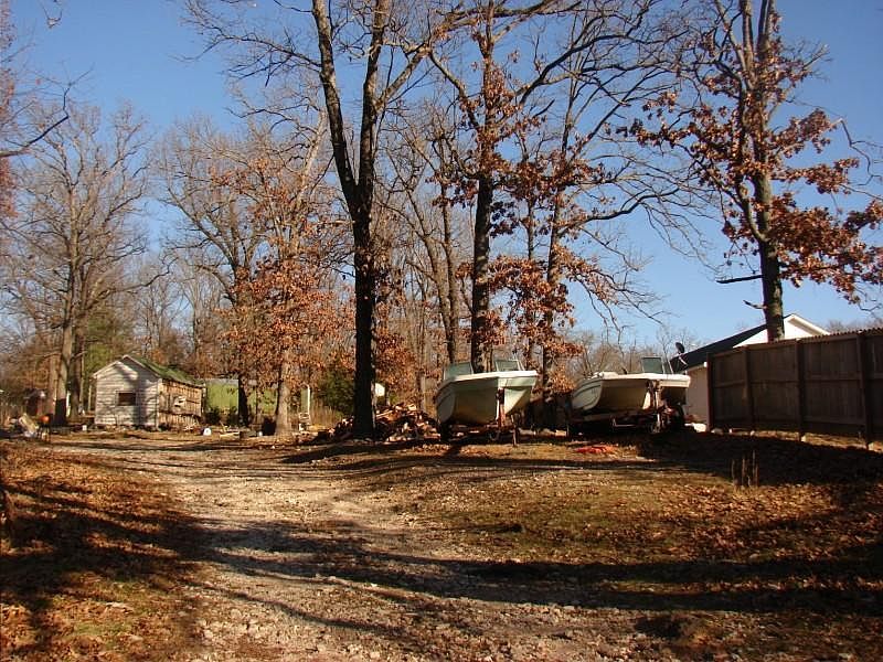 2nd image of 406 Lake Road 3